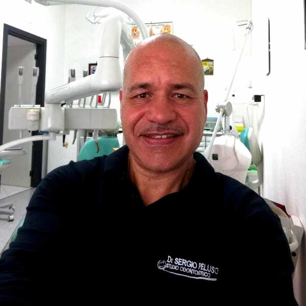 Dottor Segio Peluso dentista a Napoli - Vomero